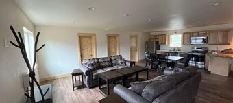 Alaska Summers Lodge Loft-Near Mouth of Kasilof River