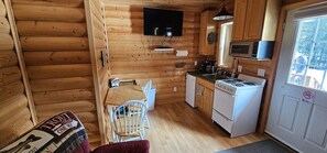 Fridge, microwave, oven, stovetop - Alaska Summers Lodge Cabin 1-Near Mouth of Kasilof River (Kasilof)