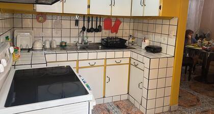 Una Casa de 3 cuartos y 2 baños centralmente ubicado a San Jose.
