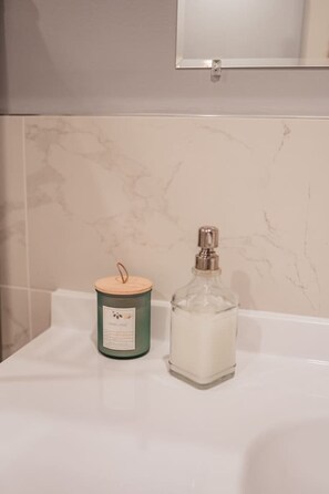 Bathtub - Fairlawn Serenity Retreat (Fairlawn)