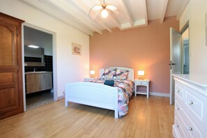 6 makuuhuonetta, internet