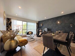 TV - URIAN - SAINT-JEAN-DE-LUZ (SAINT-JEAN-DE-LUZ)