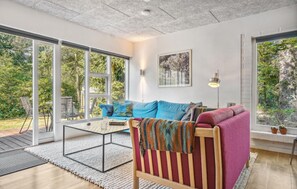 Eldstad och en stereo