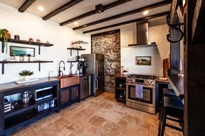 Kühlschrank, Mikrowelle, Ofen, Geschirrspüler