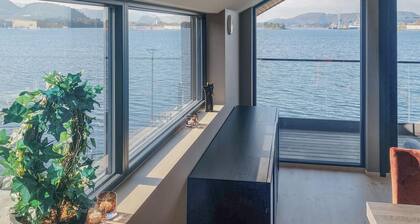 Amazing apartment in Ulsteinvik