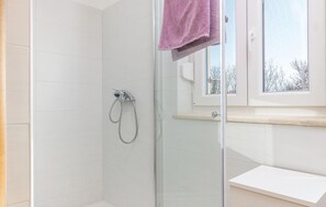 Shower, hair dryer - Gorgeous home in Labin (Labin)