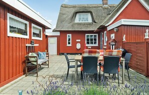 Outdoor dining - 3 bedroom amazing home in Humble (Humble)