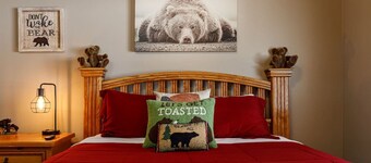 The Knotty Pine Cabin