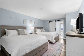 1 dormitorio, tabla de planchar con plancha, wifi y ropa de cama