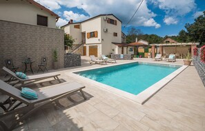 Pool - Awesome home in Rakotule (Rakotule)