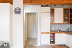 Kühlschrank, Ofen, Herdplatte, Geschirrspüler