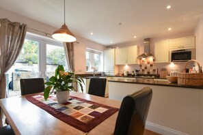 Fridge, dishwasher, cookware/dishes/utensils