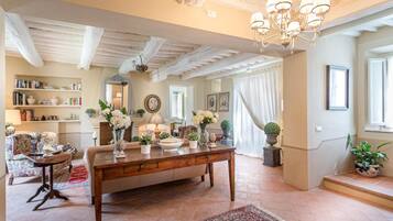 Villa, fumatori | 6 camere