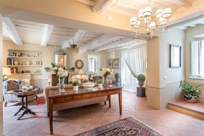 Biệt thự, hút thuốc | 6 phòng ngủ 