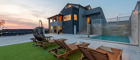 บ้านพัก | 4 ห้องนอน