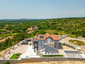 4 عدّة غرف نوم