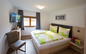 4 chambres, lit de bébé portatif, accès au Wi-Fi (inclus)