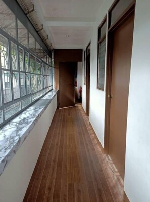 Interior - Baguio Transient, 2rm-2CRs, 5min ride to Burnham (Baguio)