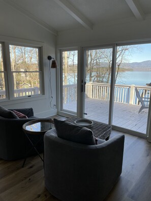 Smart-TV, videospill og bordtennis