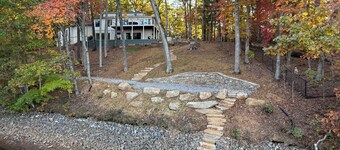 Lakefront Getaway; Lake and Mountain Views, EV Charger, Private Dock, Golden Tee