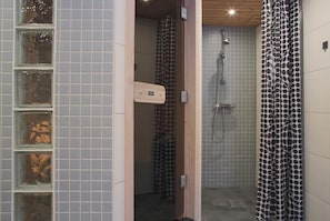 Shower, towels