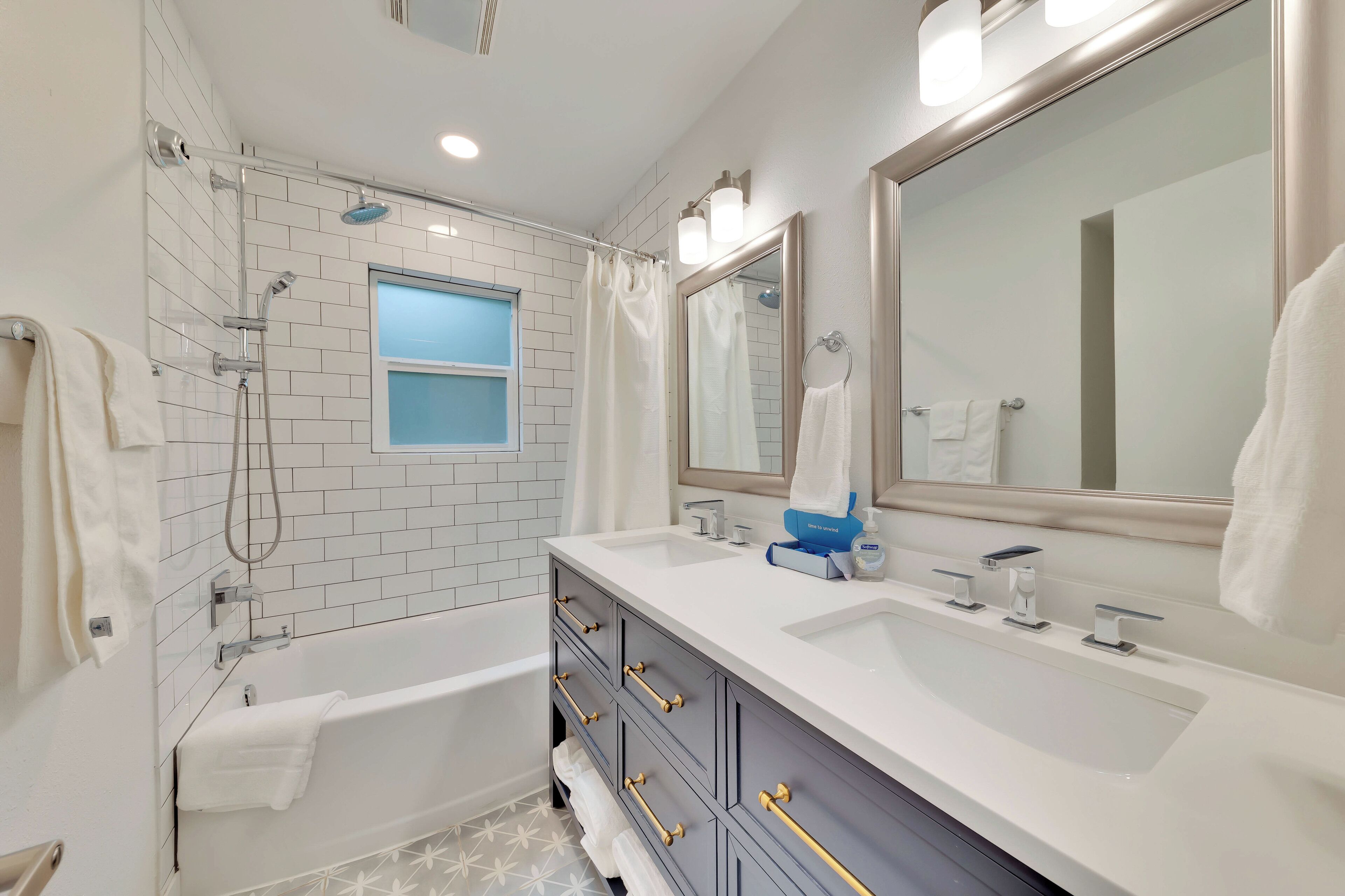House, Multiple Beds, Patio, Beach View (Beach House 2) | Bathroom | Towels, toilet paper