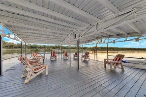 Outdoor dining - Beach House 2 on Lake LBJ - Sleeps 24 (Kingsland)