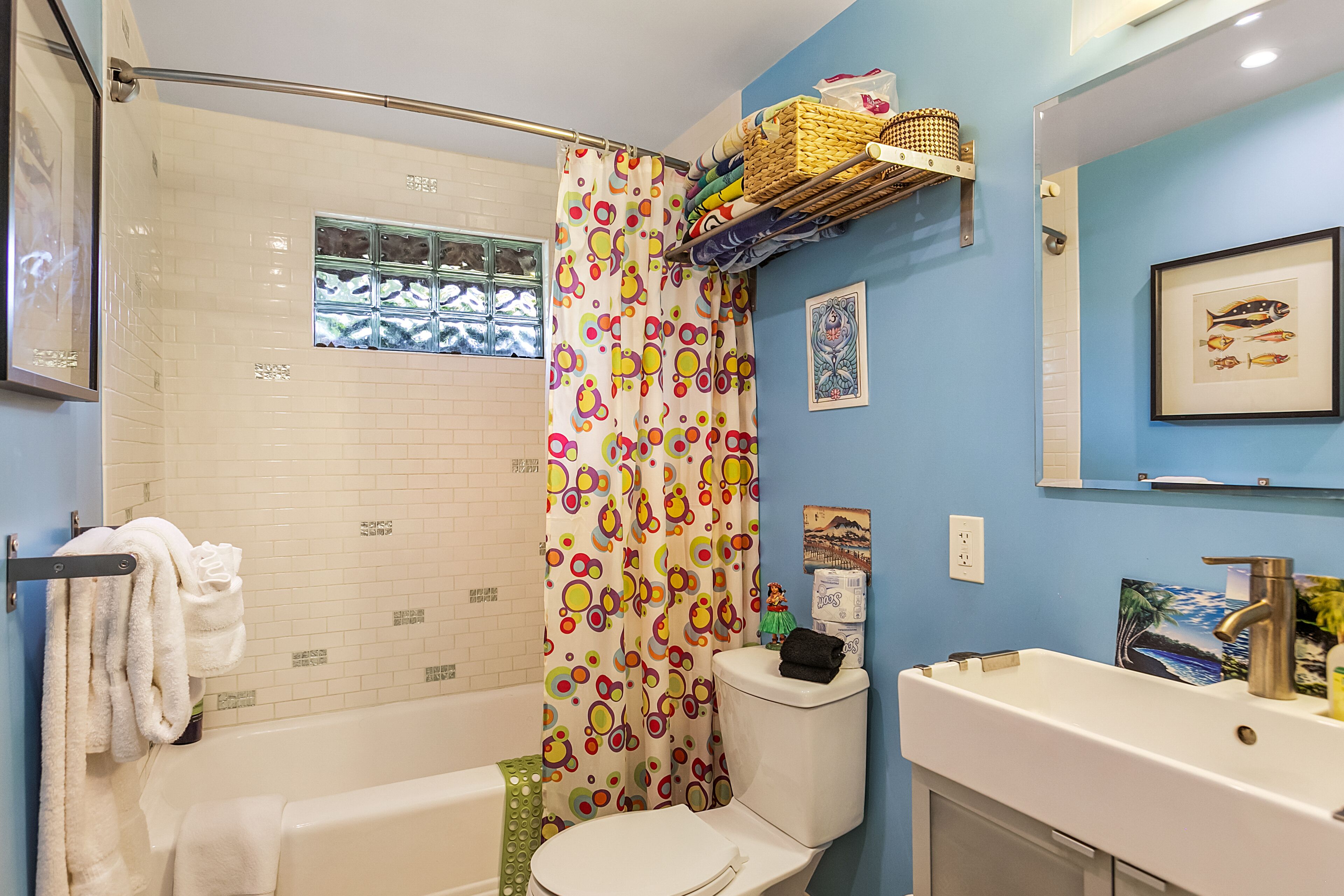 Apartament clàssic | Bany | Combinació de dutxa i banyera i tovalloles 