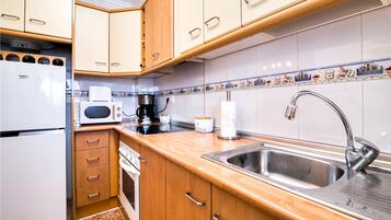 Oven, stovetop, coffee/tea maker