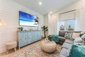 Televisión y oficina 