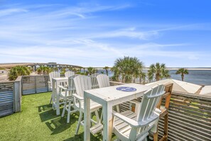 Outdoor dining - Ocean View Beachfront Heated Pool + Free Parking, Enjoy dolphin on balcony (Gulf Shores)
