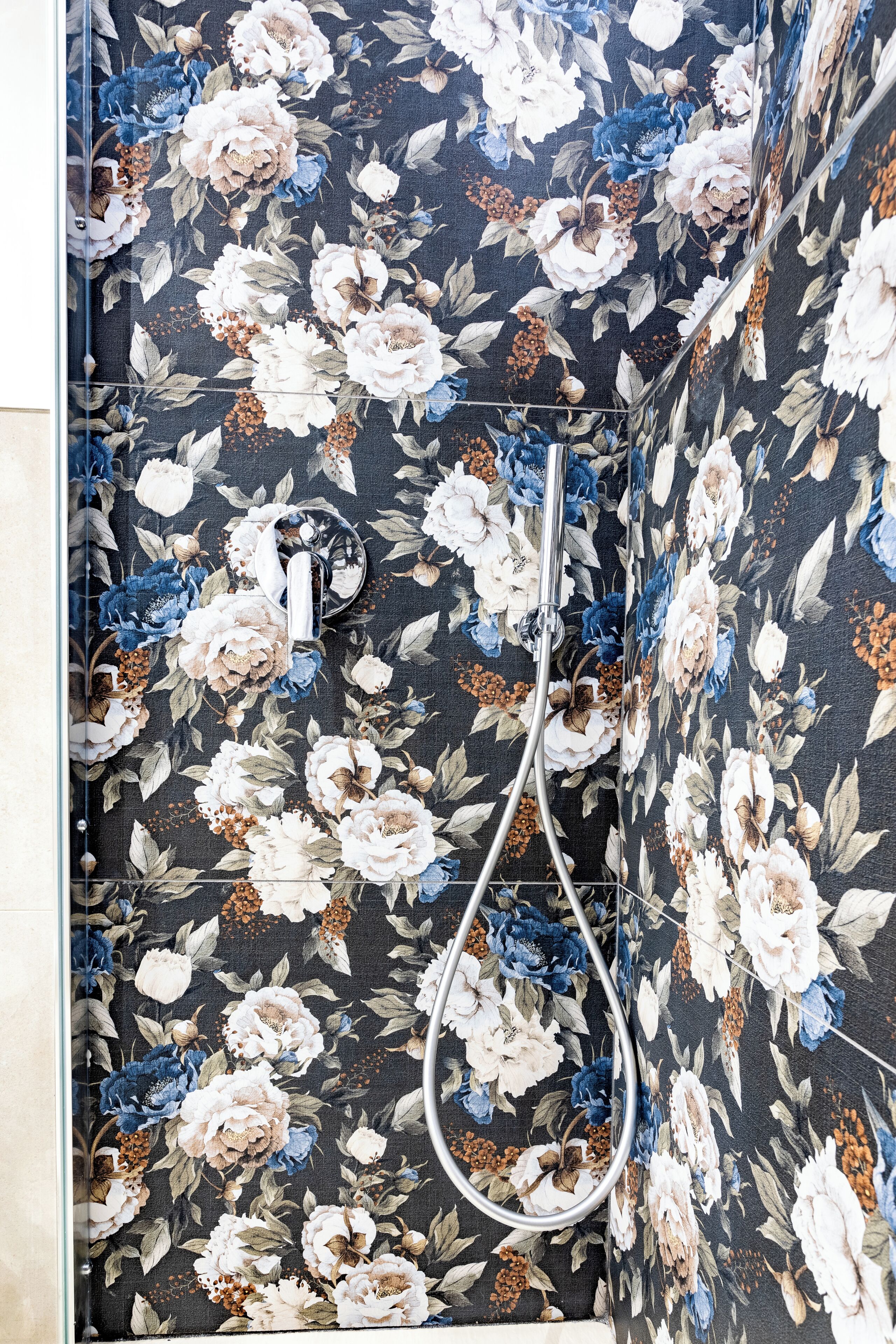 family triple room | bathroom | shower, rainfall showerhead, free toiletries, hair dryer