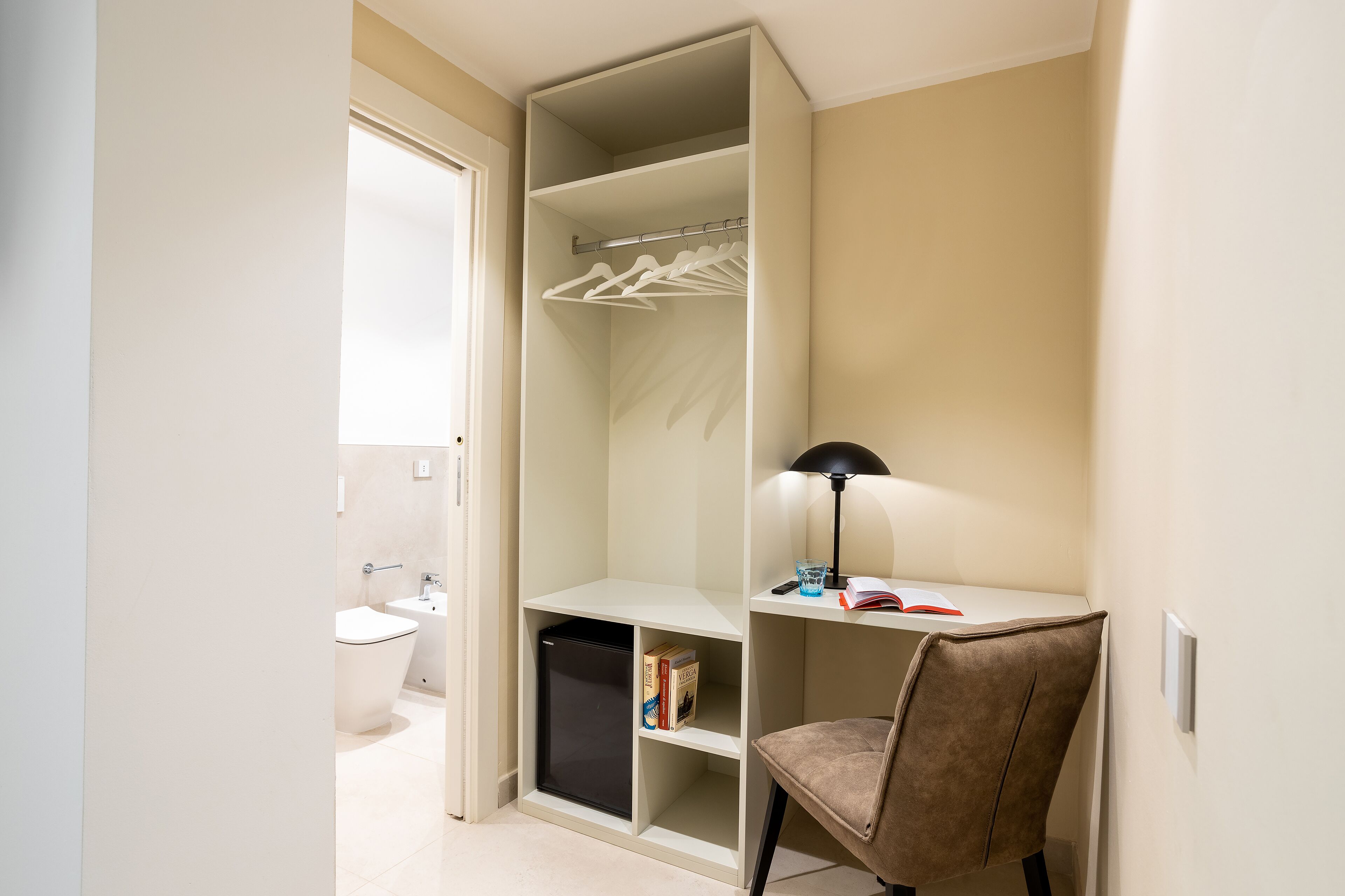 comfort room | hypo-allergenic bedding, free minibar, desk, laptop workspace