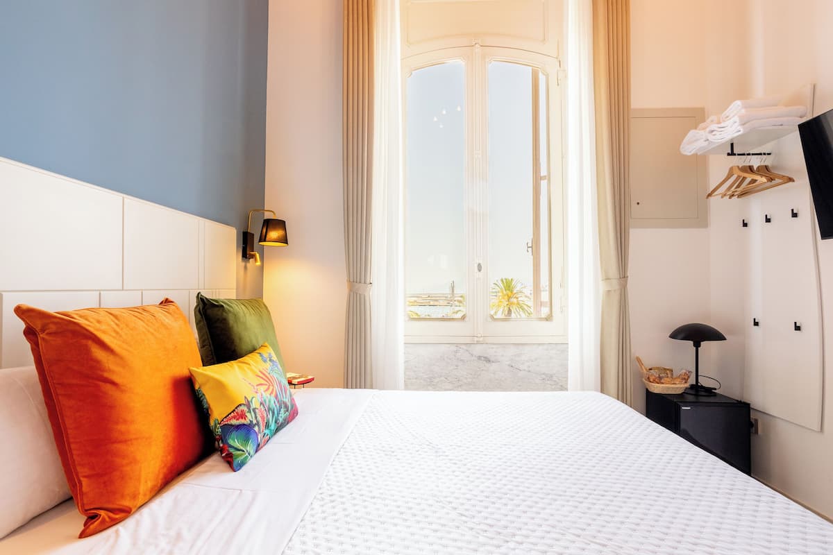 Comfort kamer | 1 slaapkamer, hypoallergeen beddengoed, een gratis minibar, een bureau