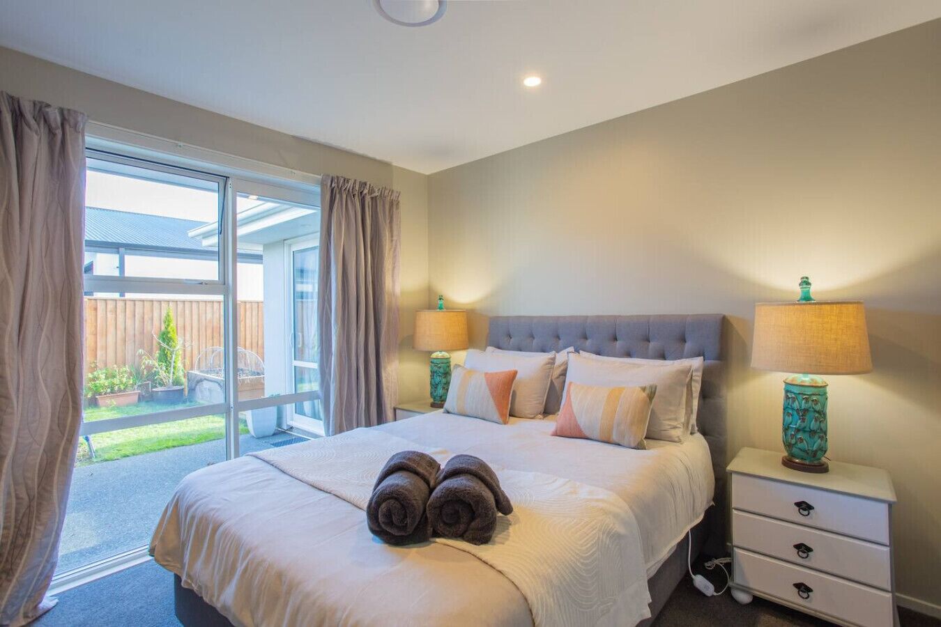 4 bedrooms, desk, iron/ironing board, travel cot