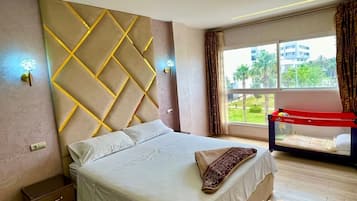 2 bedrooms, iron/ironing board, travel crib, free WiFi