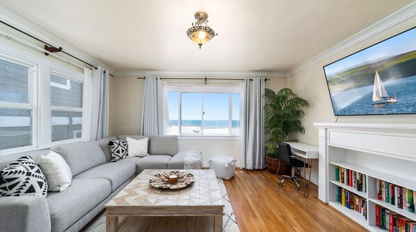 تلفزيون ذكي، كُتُب