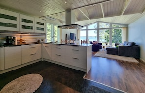 Kühlschrank, Mikrowelle, Geschirrspüler