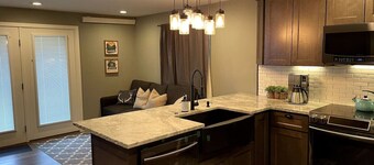 Luxury Condo w/ Stunning Views