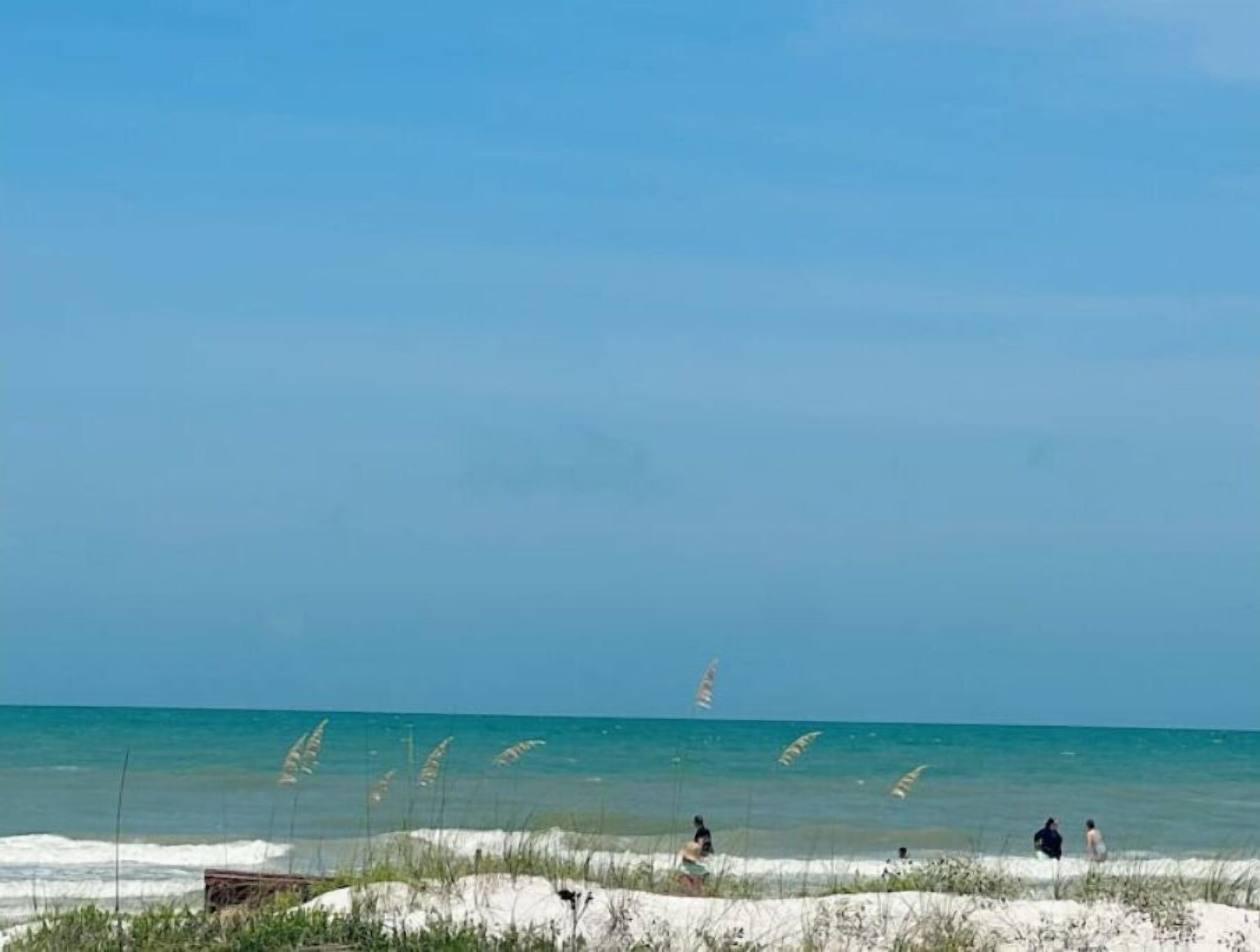 Sea Shores Bungalow - beach access