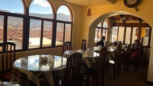 In-room dining - Hostal Andenes de Alabado (Cusco)