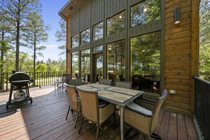  تناول الطعام بالخارج