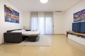 3 slaapkamers, een strijkplank/strijkijzer, wifi, beddengoed