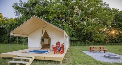 Unique Glamping Getaway near the Ozarks in MO