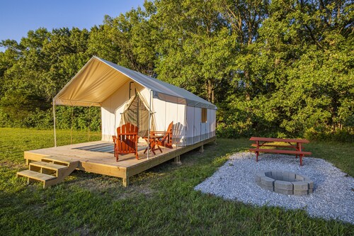 Peaceful Glamping Retreat at Roaring River