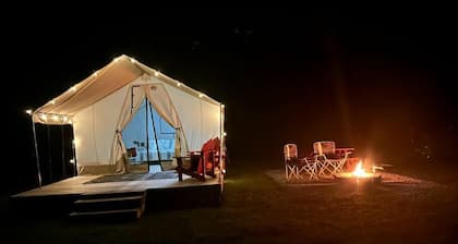 Hike & Glamp Getaway near Roaring River Park