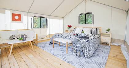 Nature's Haven with a Cozy River Escape