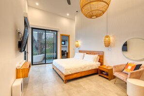 6 bedrooms, desk, iron/ironing board, free WiFi