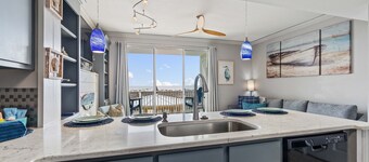 Updated Beachfront Condo~Turtles Nest, East