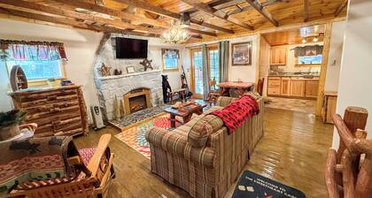 Couple's Cabin in Somerset